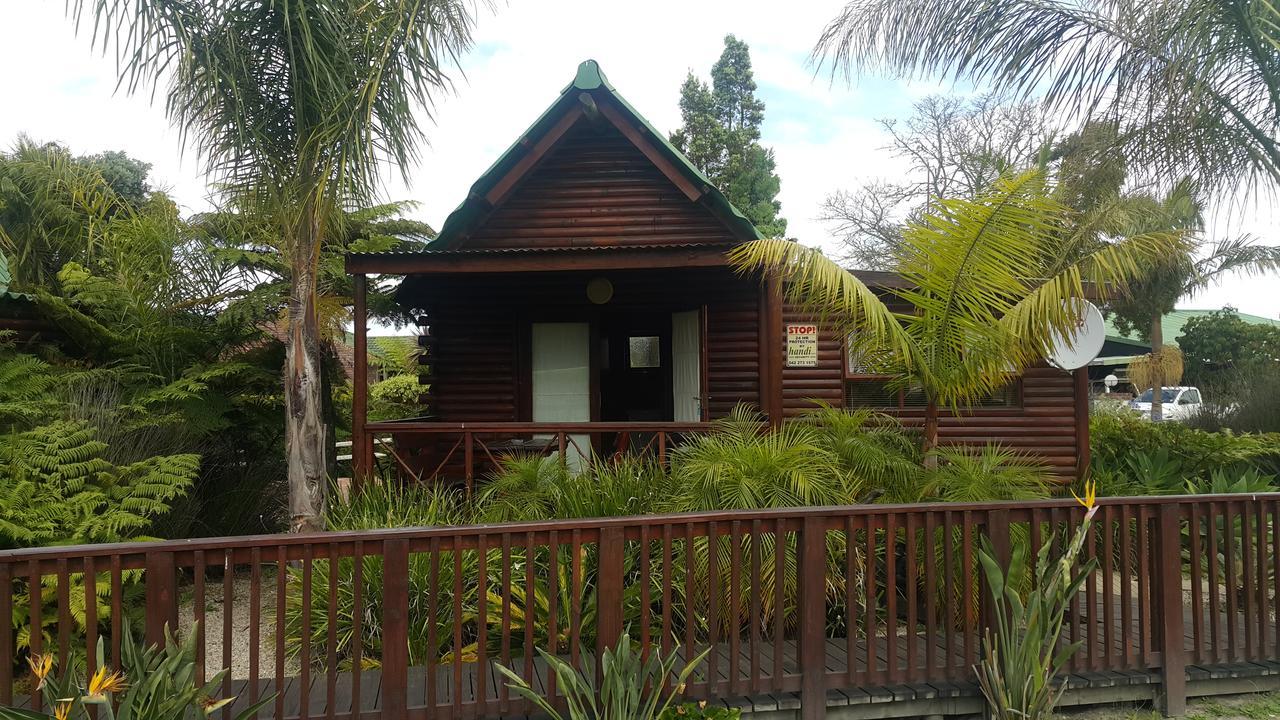 Mountain Breeze Log Cabins Stormsrivier Exterior foto